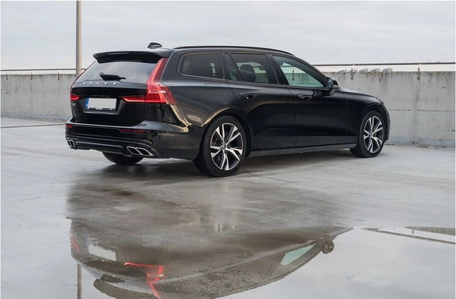 Volvo V60 cena 97900 przebieg: 155000, rok produkcji 2018 z Lublin małe 596